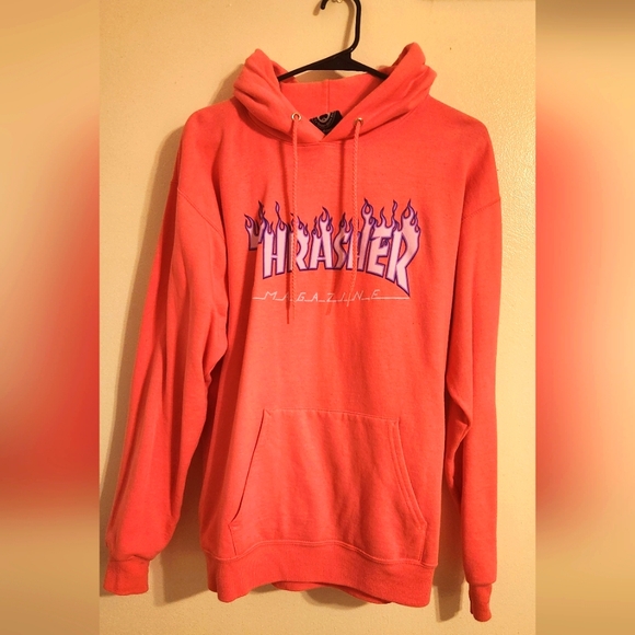 Hot pink Thrasher hoodie - Picture 3 of 4
